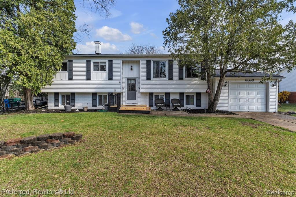 8680 WAR BONNET Drive, Commerce Twp, MI 48382 — Photo 3