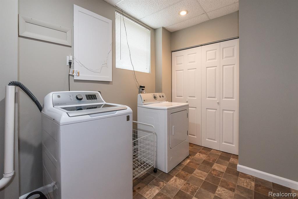 3672 W NORTH TERRITORIAL Road, Whitmore Lake, MI 48189 — Photo 36