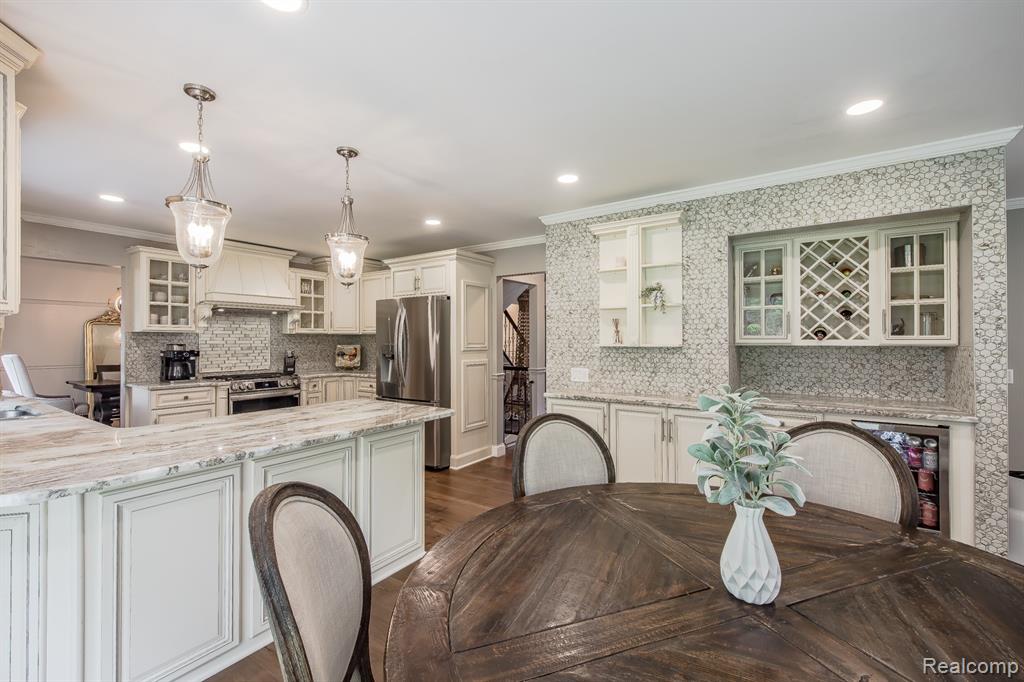8640 Newport Drive, White Lake, MI — Photo 25