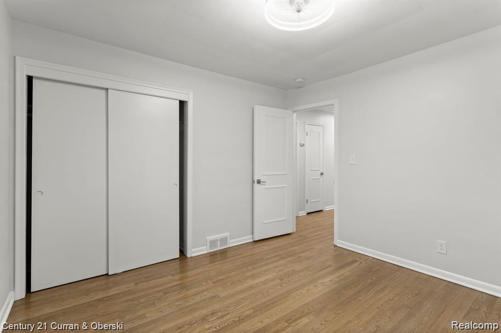 7296 KINGSBURY STREET, Dearborn Heights, MI 48127 — Photo 14
