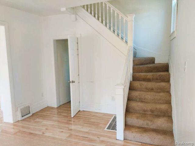 5469 Seneca Street, Detroit, MI 48213 — Photo 14