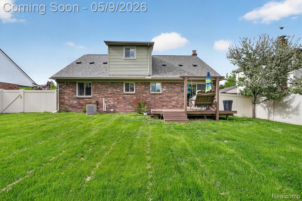 16621 Gatehouse Drive, Woodhaven, MI 48183 — Photo 41