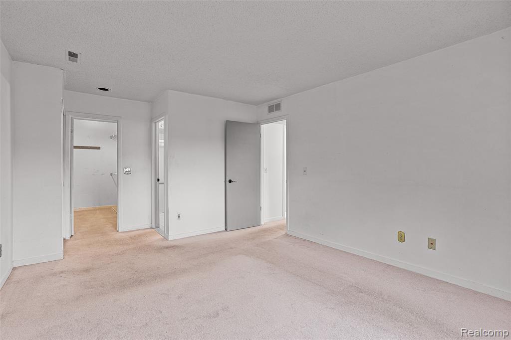7147 Elmhurst, West Bloomfield, MI — Photo 14