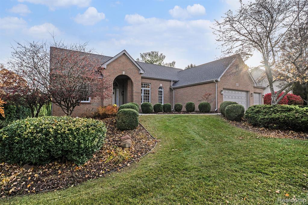 4019 Pine Ridge Court, Fenton, MI 48430 — Photo 2