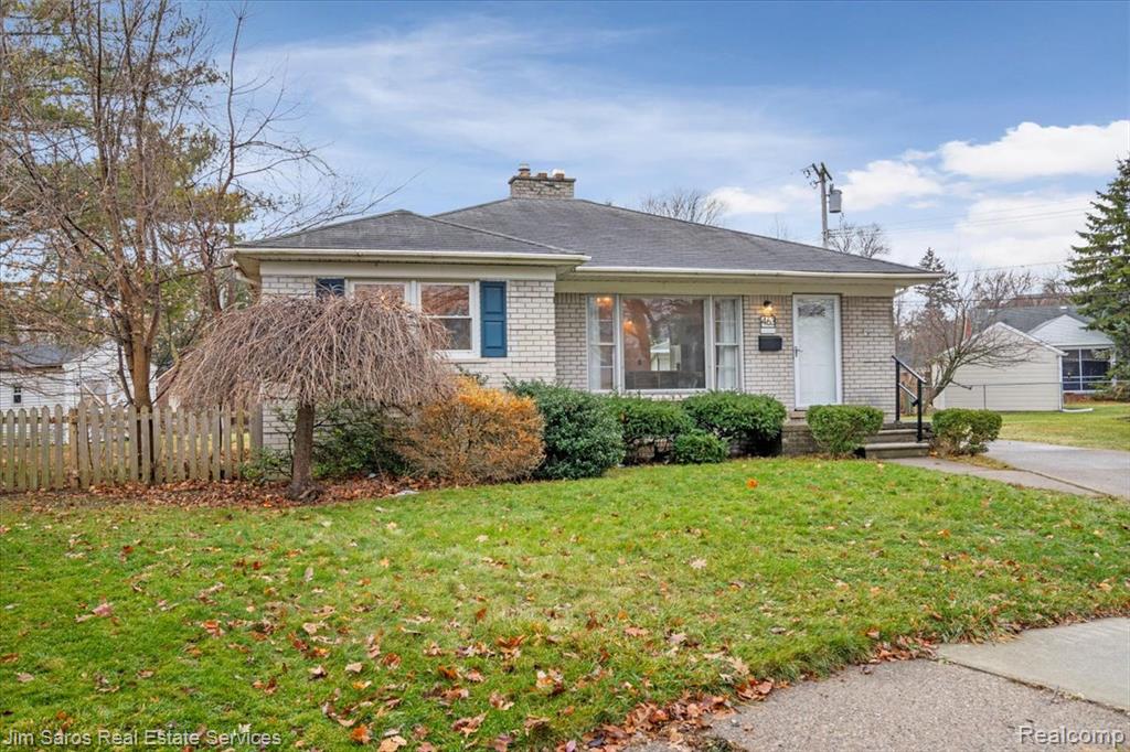 463 Elizabeth Court, Grosse Pointe Farms, MI 48236 — Photo 17