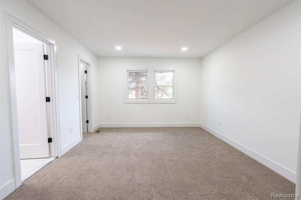 822 DAHLIA Lane, Rochester Hills, MI 48307 — Photo 30