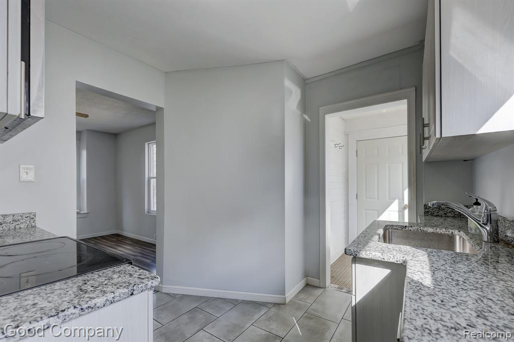 813 S Center Street, Royal Oak, MI 48067 — Photo 14