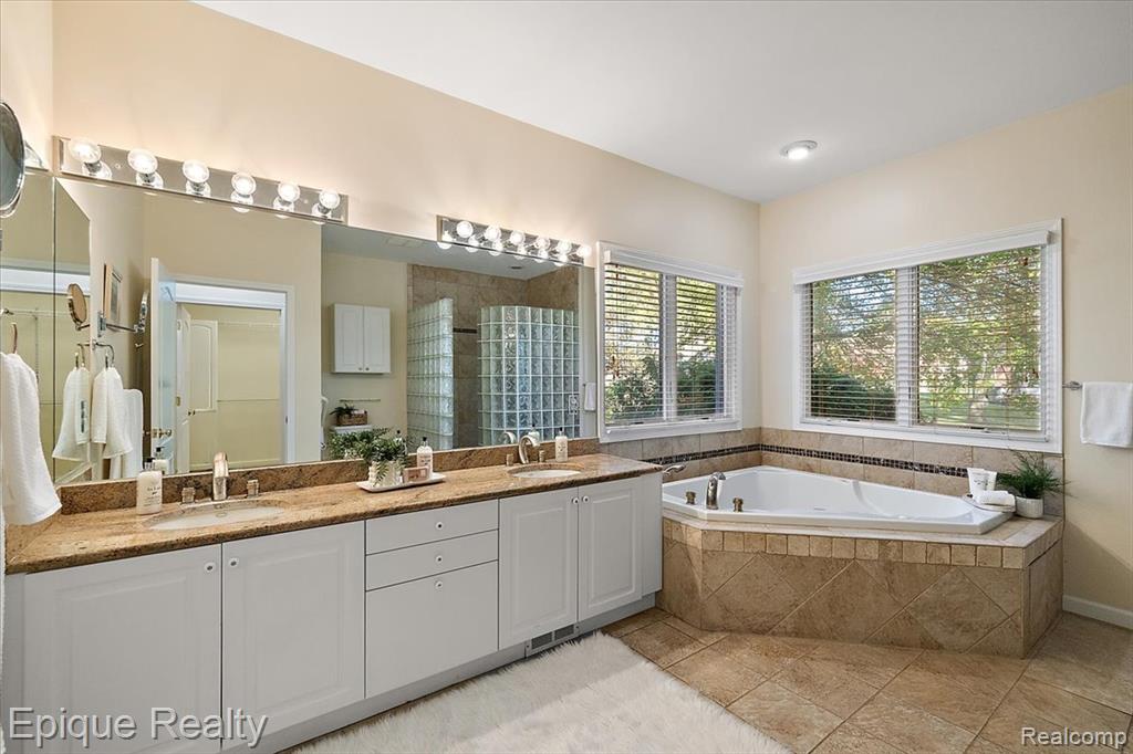 374 Oakbridge Drive, Oakland, MI 48306 — Photo 38