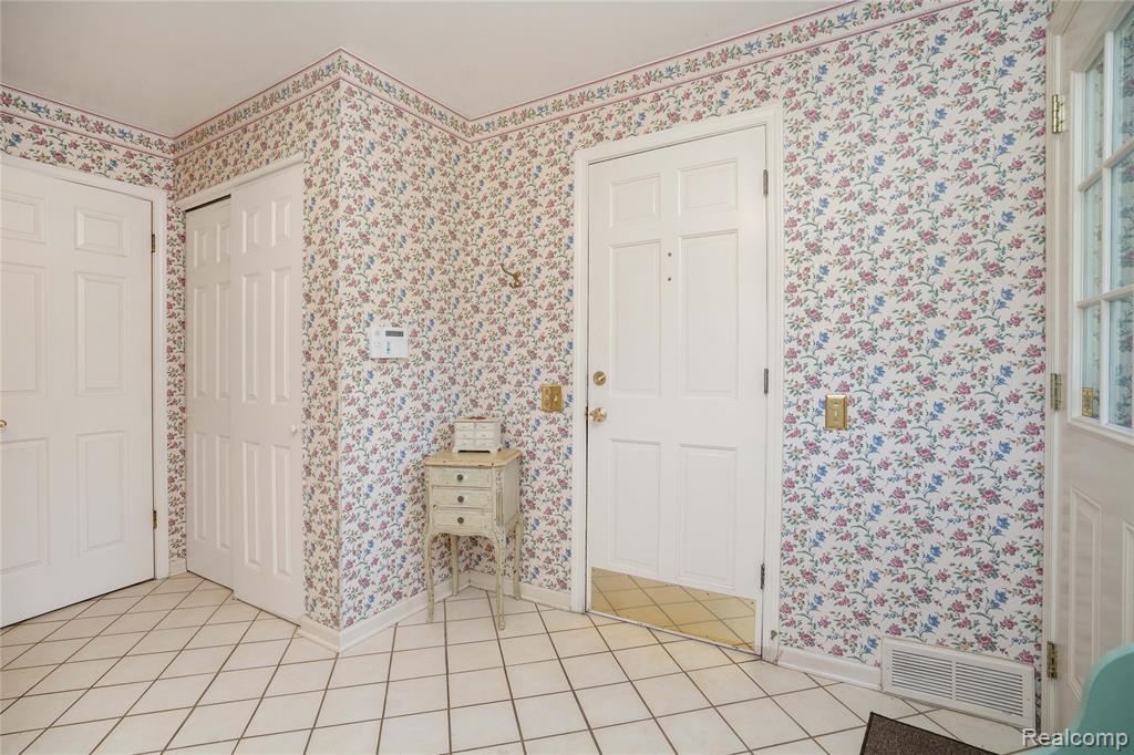 4123 Chimney Point Drive, Bloomfield Hills, MI 48302 — Photo 17