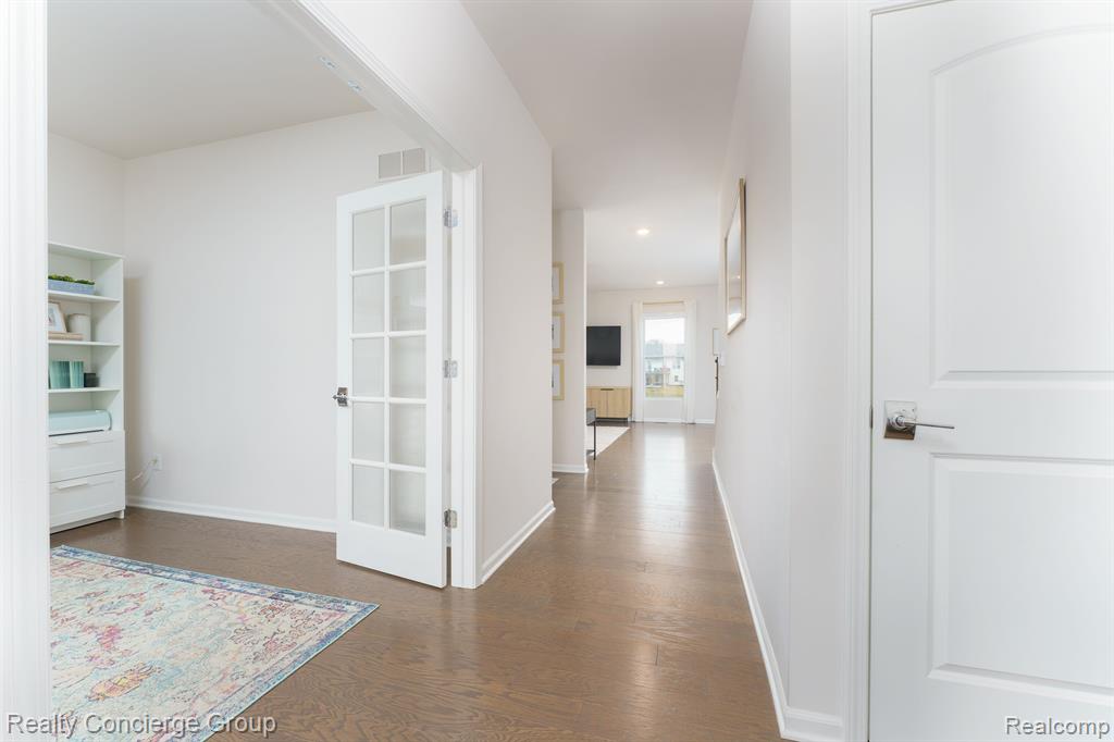 8030 CARSTON Lane, Brighton, MI 48116 — Photo 4