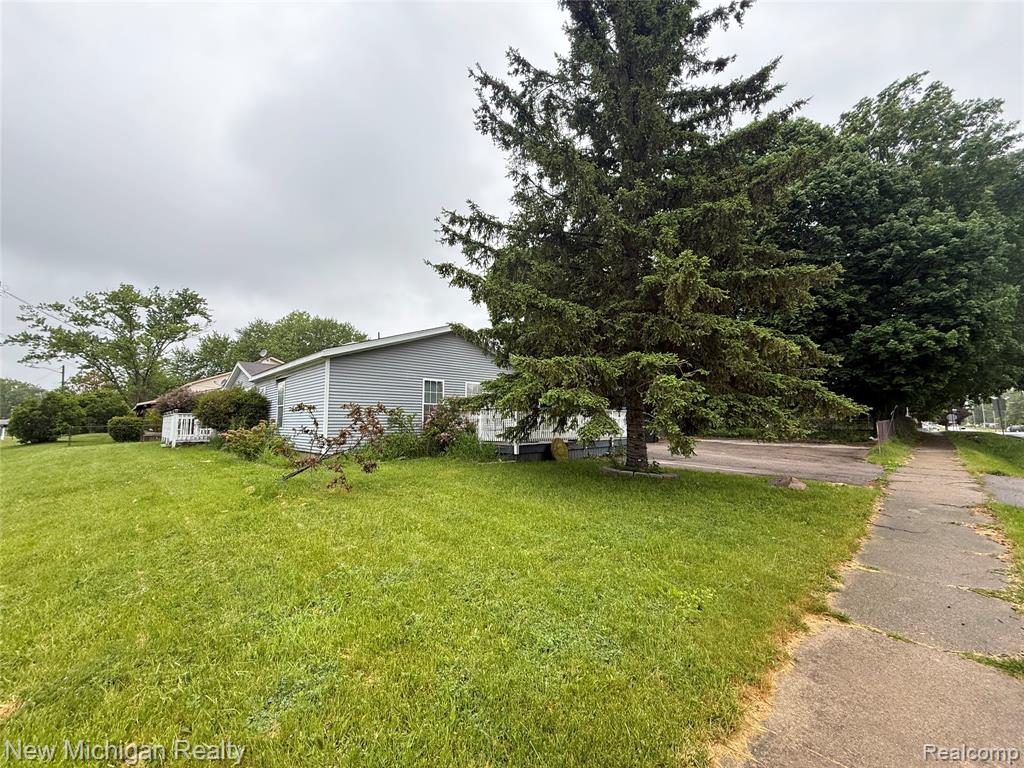 2245 Webber Avenue, Burton, MI 48529 — Photo 4