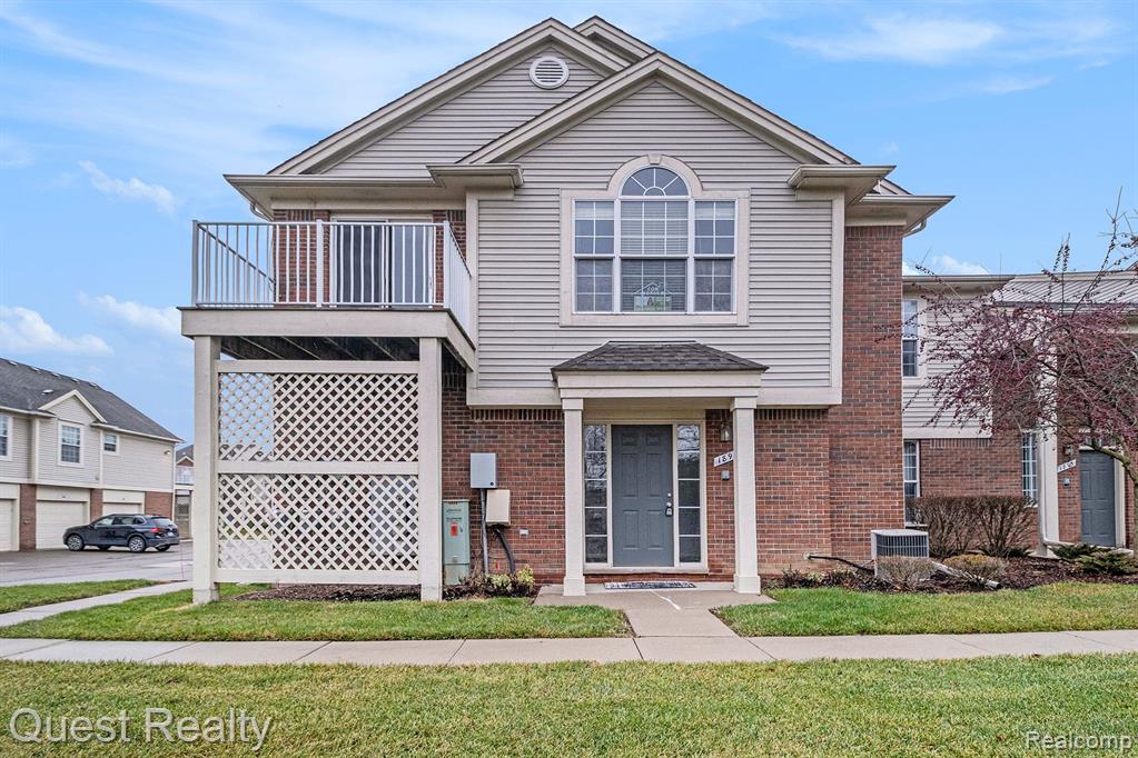 1895 FLAGSTONE Circle, Rochester, MI 48307 — Photo 4