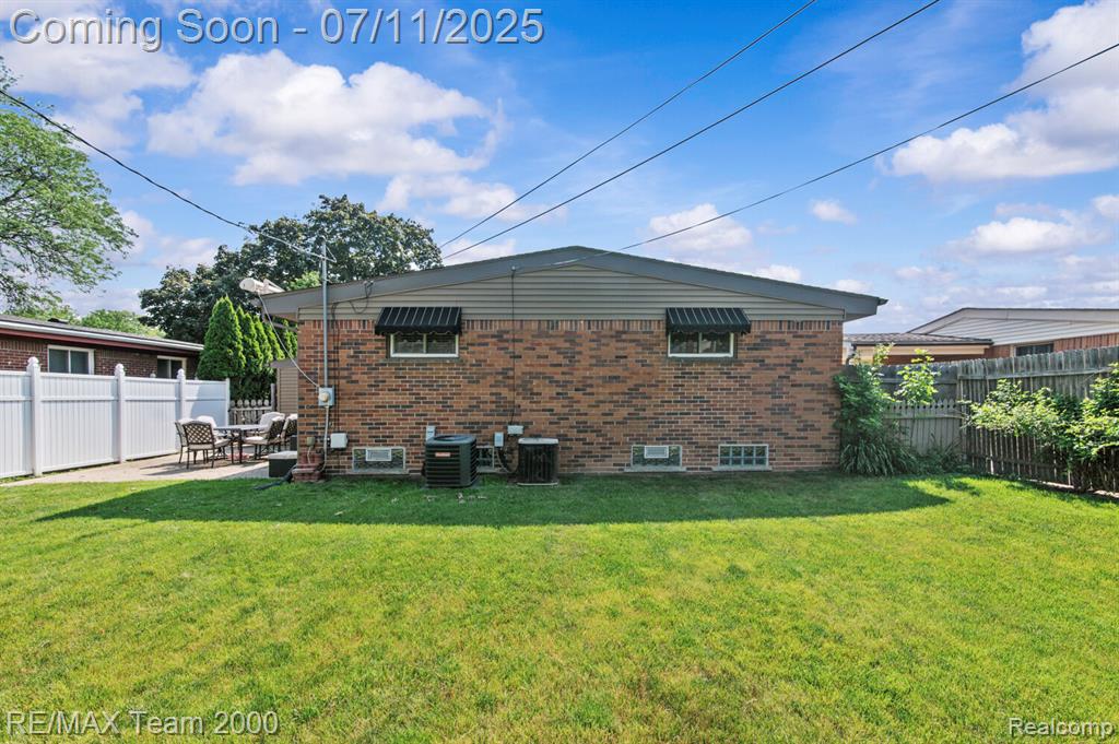 9756 Buckingham Avenue, Allen Park, MI 48101 — Photo 27