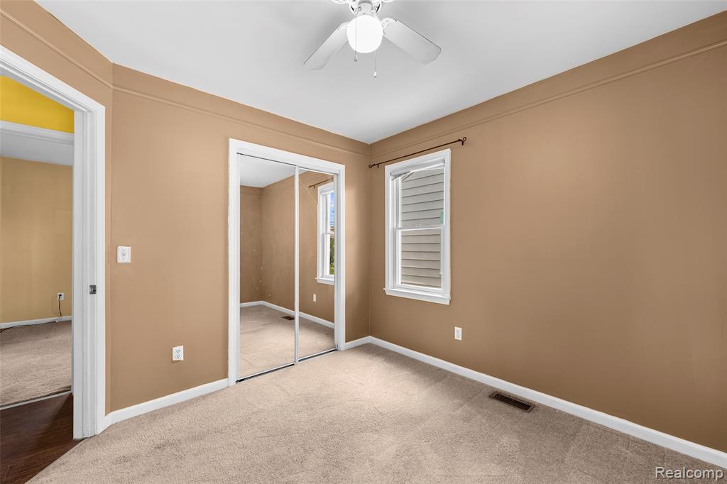 536 E Barrett Avenue, Madison Heights, MI 48071 — Photo 20