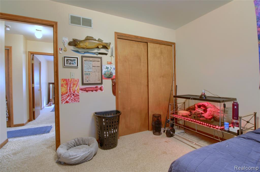 600 Oakville Waltz Road, New Boston, MI 48164 — Photo 14