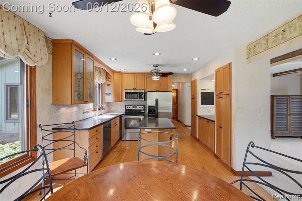 380 Sunset, White Lake, MI 48383 — Photo 9