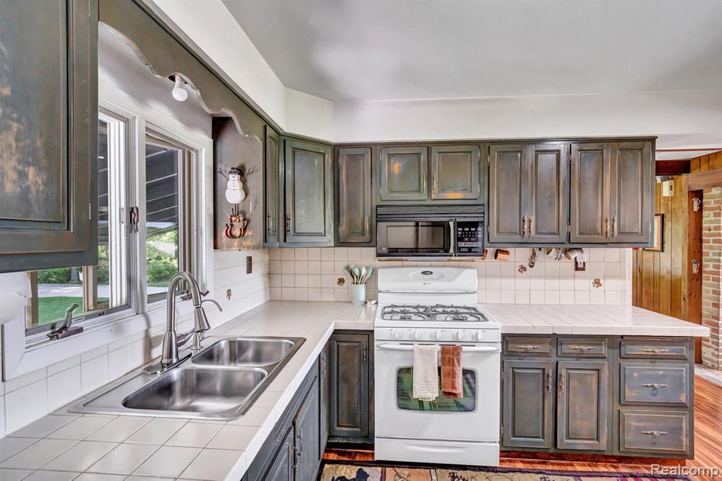5177 Merwin Road, Lapeer, MI 48446 — Photo 8