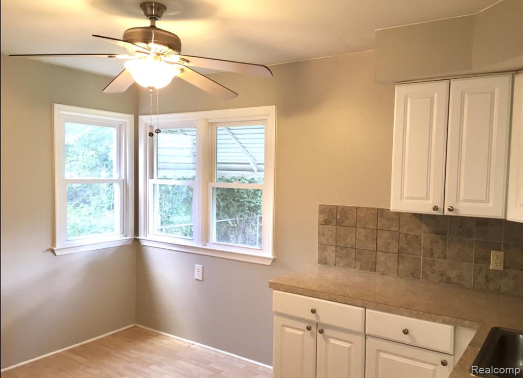 18475 Dalby, Redford, MI 48240 — Photo 5