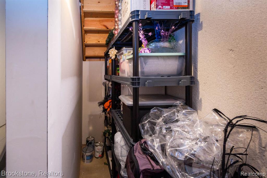 185 Amys Walk, Auburn Hills, MI 48326 — Photo 32