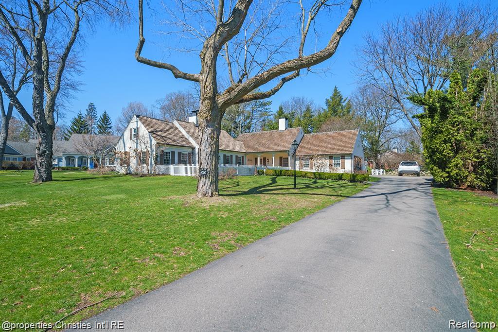 6050 W Surrey Road, Bloomfield Hills, MI 48301 — Photo 33