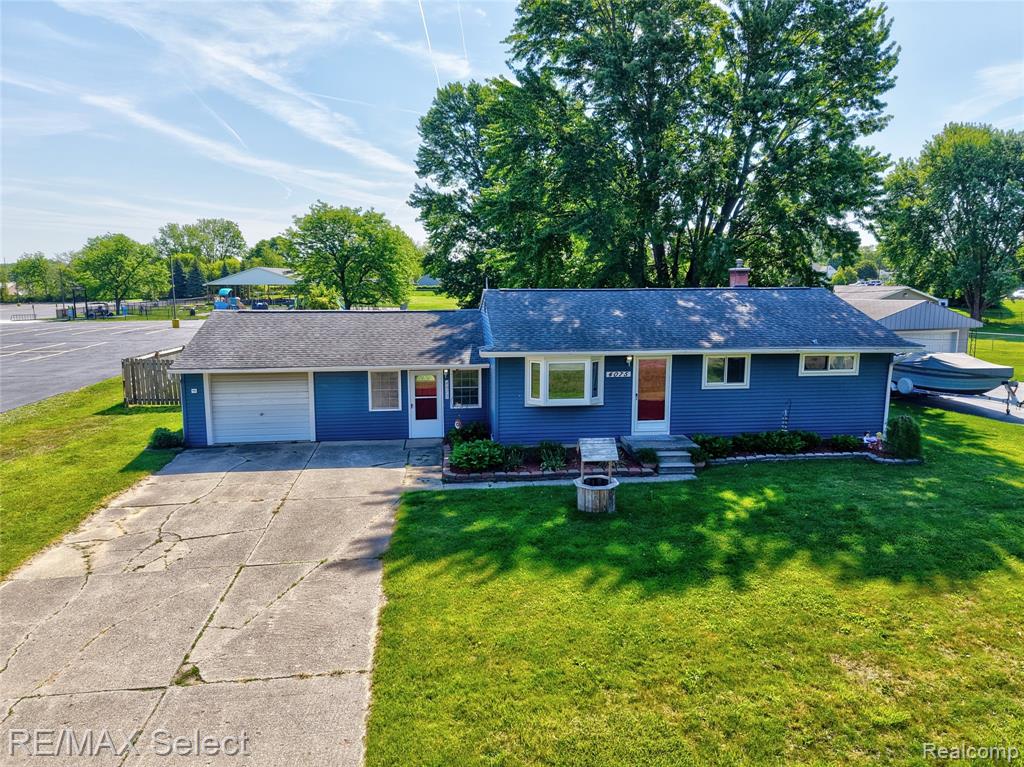 4075 Bristolwood Drive, Flint, MI 48507 — front exterior