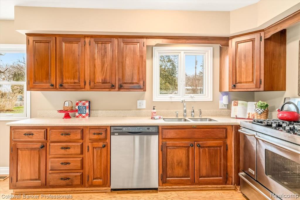 2648 Antietam Drive, Ann Arbor, MI 48105 — Photo 15