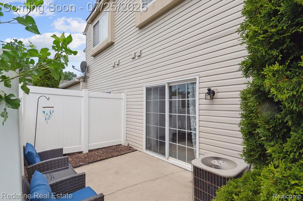 26708 Ashton Drive, Woodhaven, MI 48183 — Photo 32