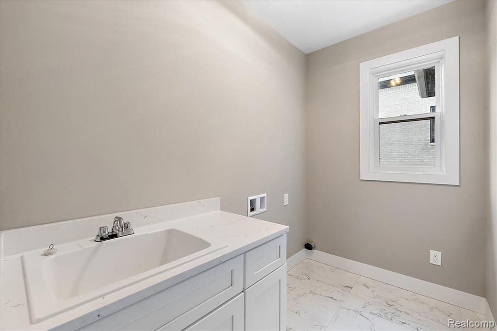 50998 MISTWOOD Drive, Macomb, MI 48042 — Photo 44