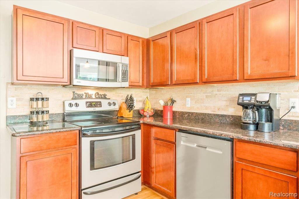 9193 E Walden Drive, Belleville, MI 48111 — Photo 23