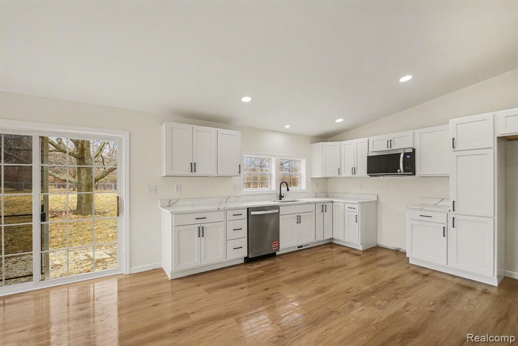 3025 N Lake Pleasant Road, Attica, MI 48412 — Photo 6