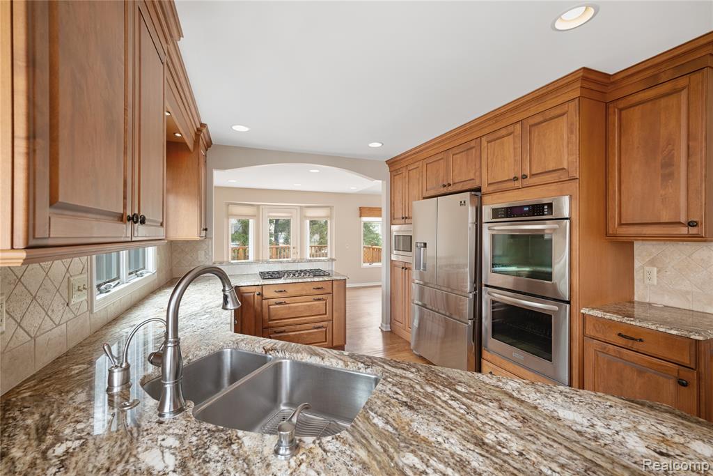 16807 Country Knoll Drive, Northville, MI 48168 — Photo 7
