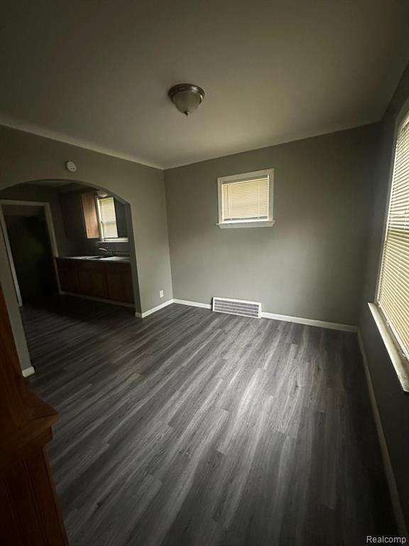 20413 Kingsville Street, Harper Woods, MI 48225 — Photo 10