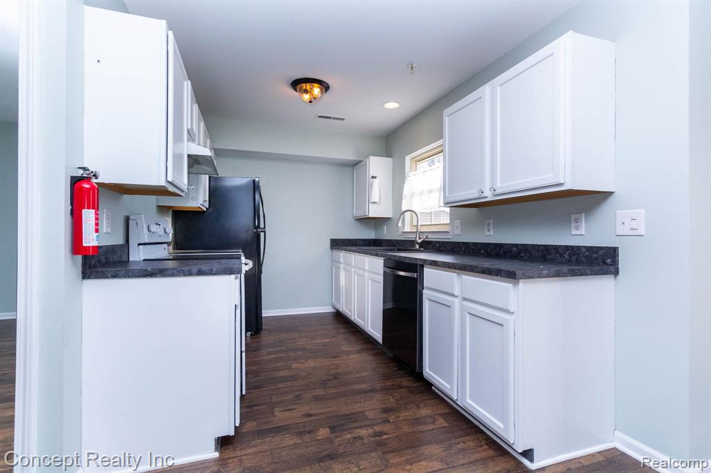 2851 Biddle Avenue, Wyandotte, MI 48192 — Photo 12