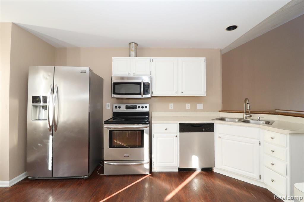 5302 ROYAL VALE Lane, Dearborn, MI 48126 — Photo 23