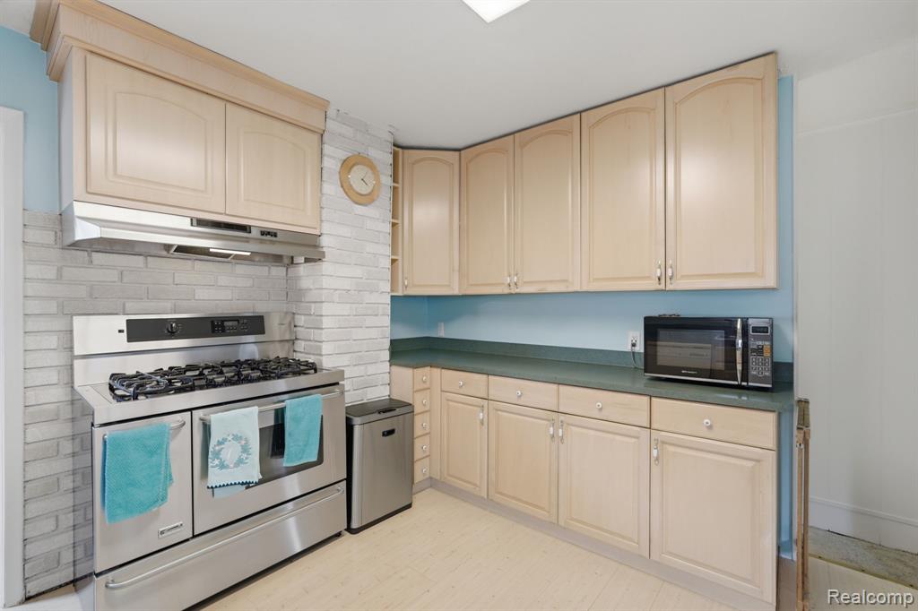 5735 N Silvery Lane, Dearborn Heights, MI 48127 — Photo 10