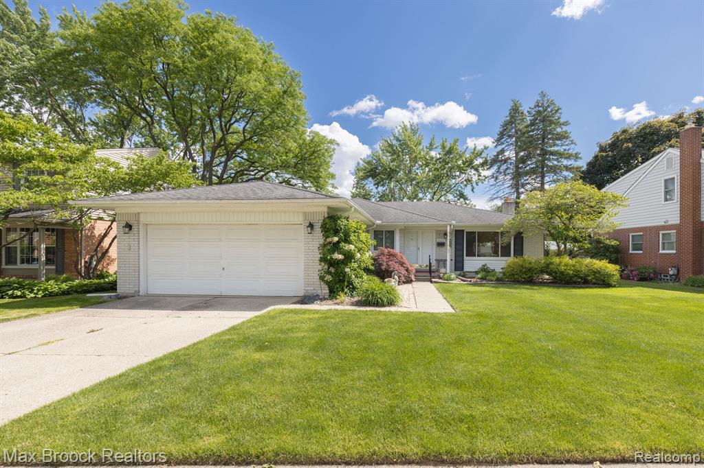 4025 Auburn Drive, Royal Oak, MI 48073 — front exterior