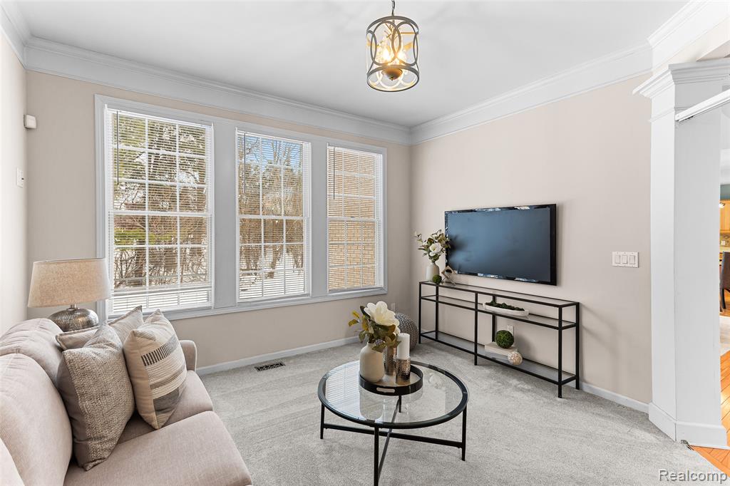 7567 WINDGATE Circle, West Bloomfield, MI 48323 — Photo 9