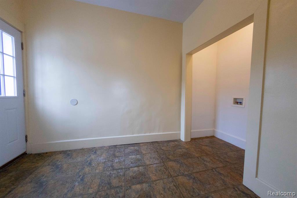 14536 E JEFFERSON Avenue, Detroit, MI 48215 — Photo 22