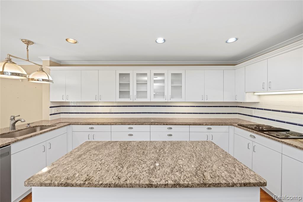 7277 Simsbury Drive, West Bloomfield, MI — Photo 15