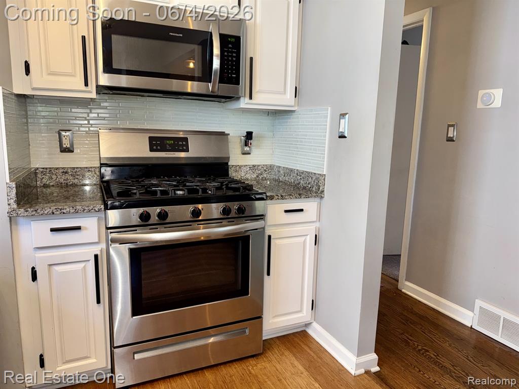 311 W Brockton Avenue, Madison Heights, MI 48071 — Photo 21