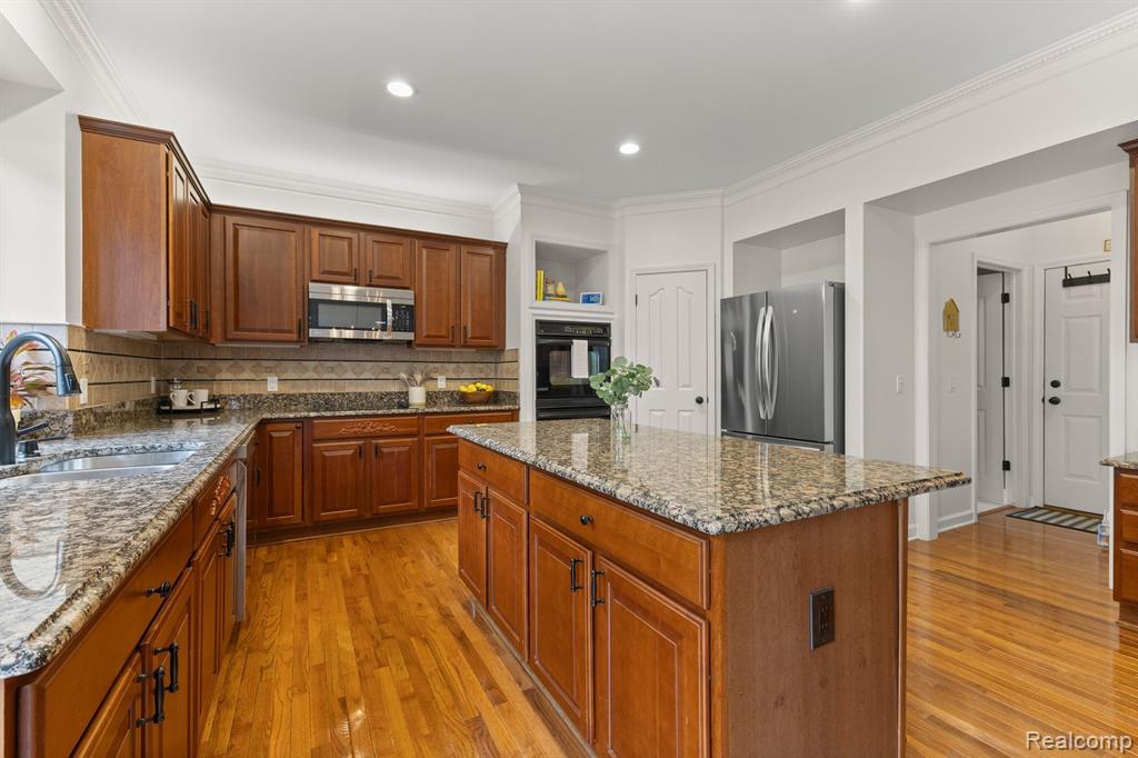 44421 WHITE PINE Circle E, Northville, MI 48168 — Photo 26
