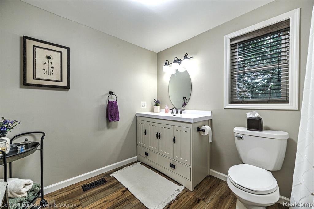 978 Oak Ridge Circle, Brighton, MI 48116 — Photo 32