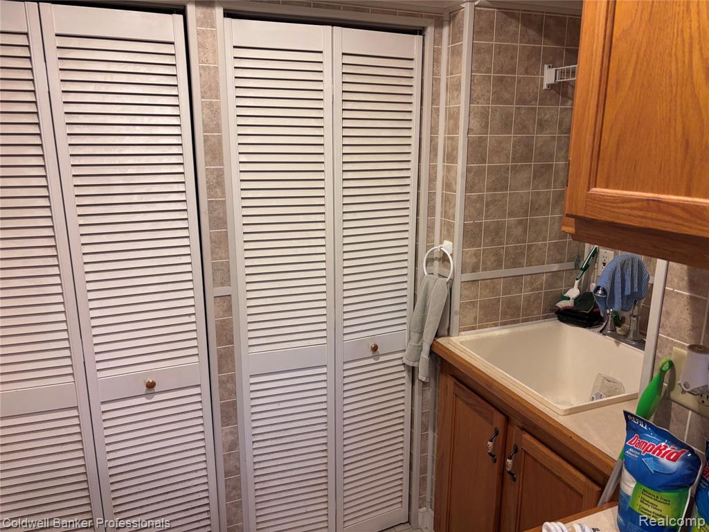 39883 Duluth Street, Harrison Township, MI — Photo 42