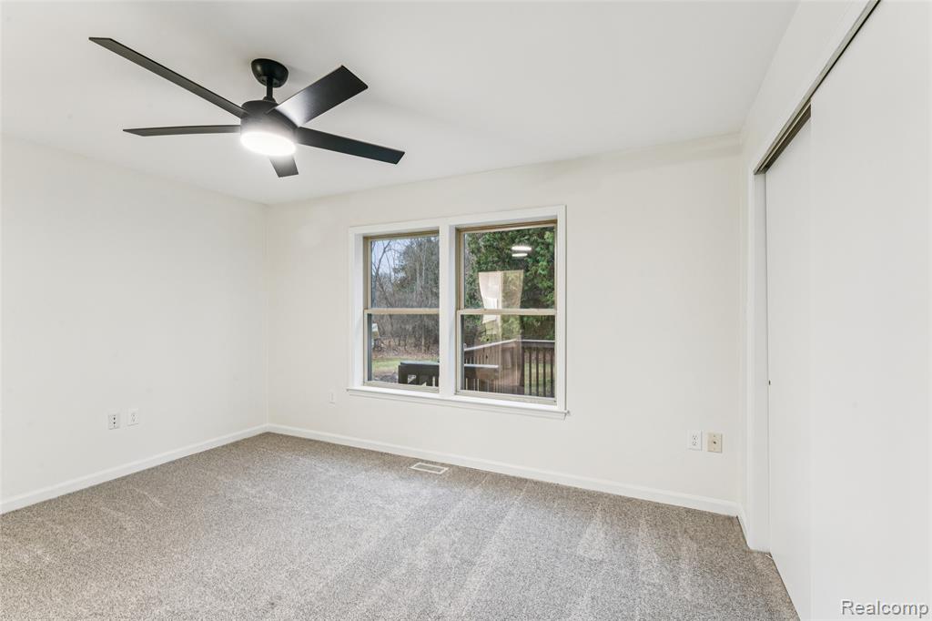 6649 McKibbon Road, North Branch, MI 48461 — Photo 10
