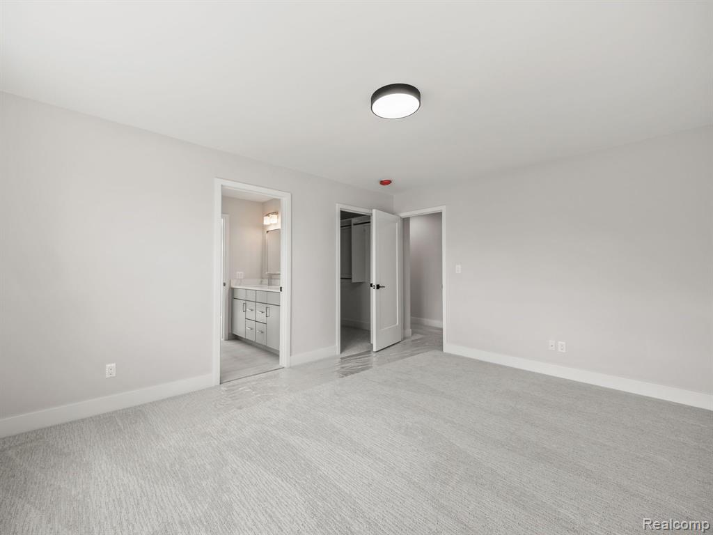 4304 MANDALAY Avenue, Royal Oak, MI 48073 — Photo 29