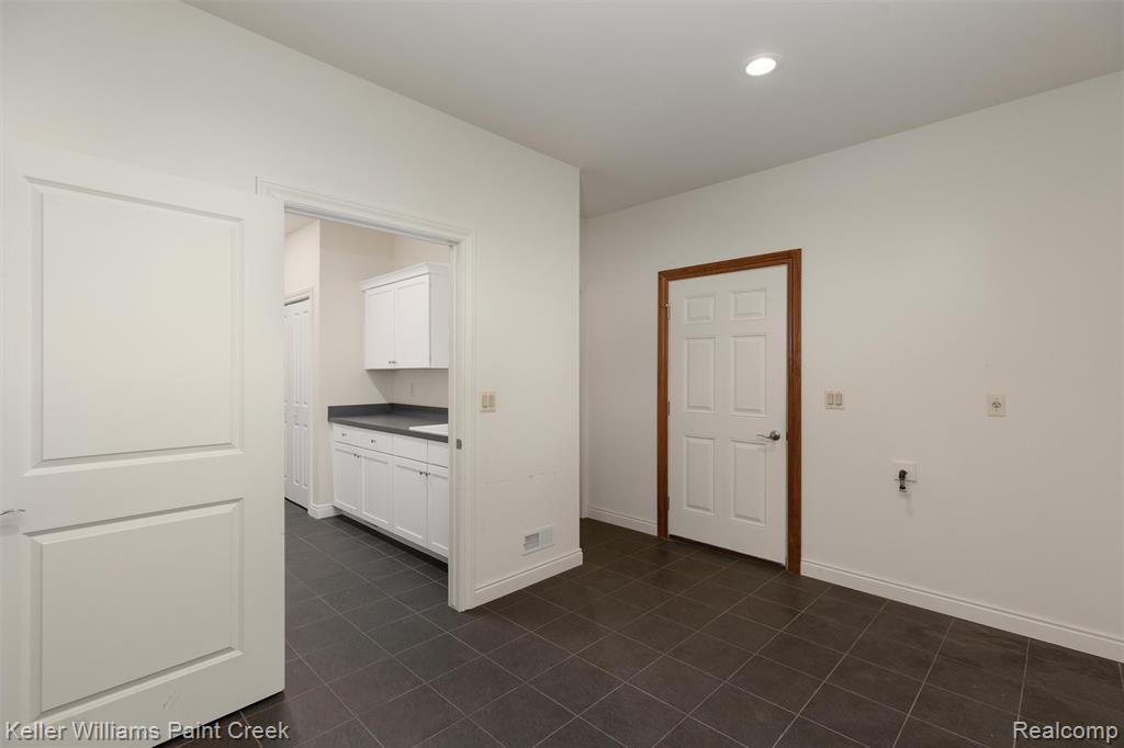 37580 Lakeshore Drive, Harrison Township, MI — Photo 54