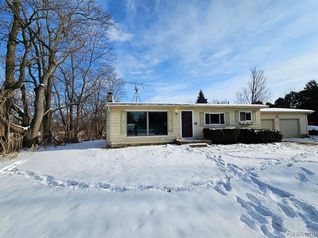 2740 N VAN DYKE Road, Imlay City, MI 48444 — Photo 2