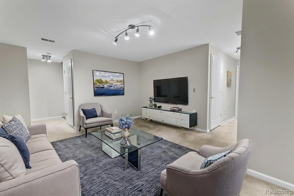 43127 Strand Drive, Sterling Heights, MI 48313 — Photo 21