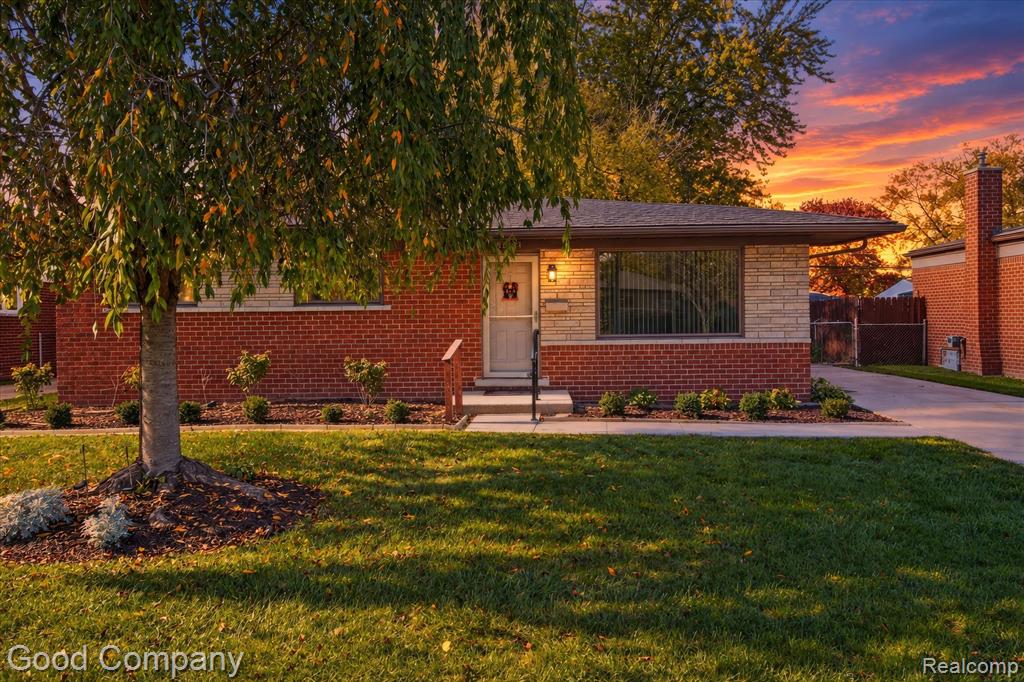 01-28421-Bradner-Dr-Warren-MI-48088-WindowStill.jpg