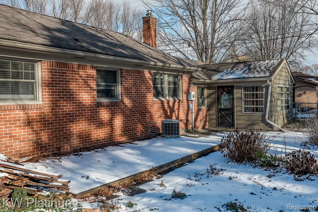 541 Cloverlawn Street, East China, MI — Photo 23